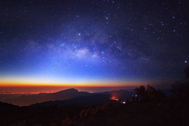 Samanyolu, Doi Inthanon Chiang mai, Tayland. Uzun pozlama