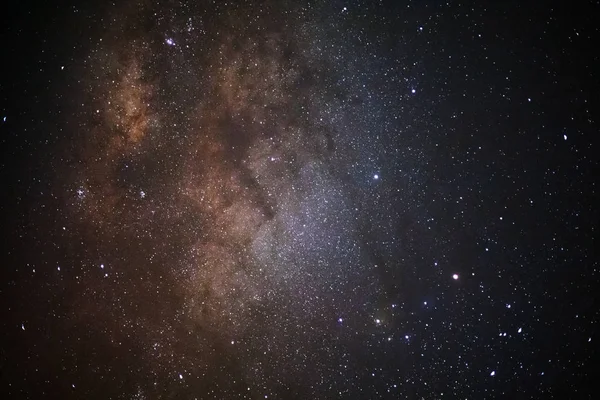 Via leitosa galáxia, Fotografia de longa exposição, com grão. — Fotografia de Stock