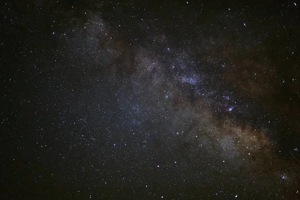 Галактика Чумацький Шлях, фотографія довгого експозиції, з зерном . — стокове фото