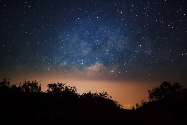 Milky Way Galaxy at Doi Luang Chiang Dao high mountain in Chiang Mai — Stock Photo, Image