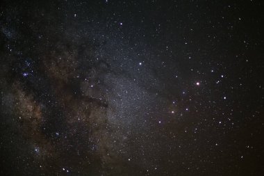 Samanyolu kadar kapatın. Uzun pozlama fotoğraf. Tahıl ile