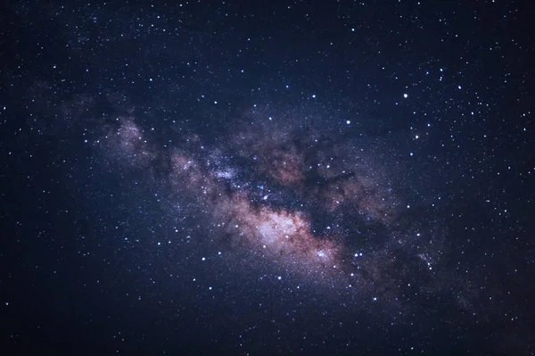 Milchstraßengalaxie mit Sternen und Weltraumstaub im Universum, lange — Stockfoto