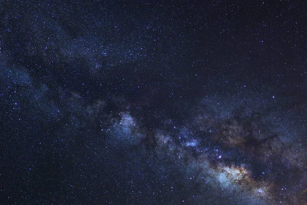 Close-up de Via Láctea galáxia com estrelas e poeira espacial no universo — Fotografia de Stock