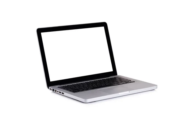白い背景に隔離された空白の画面を持つノートパソコン — ストック写真