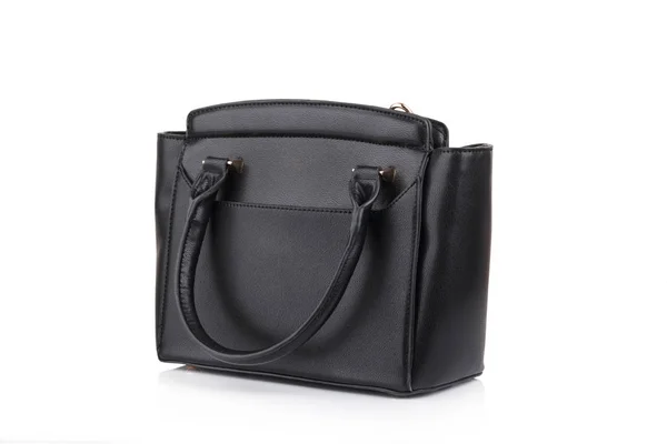 Mulheres de couro preto bolsa isolada no fundo branco — Fotografia de Stock