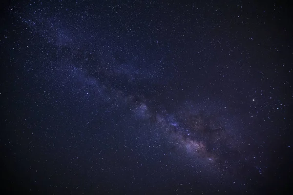 Learly milky way galaxy at phitsanulok in thailand. Long exposur — Stock Photo, Image