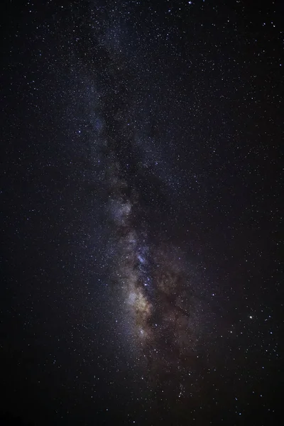 Via Láctea galáxia com estrelas e poeira espacial no universo, Long — Fotografia de Stock