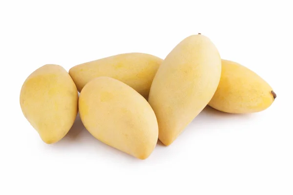 Fruta de manga amarela no fundo branco — Fotografia de Stock