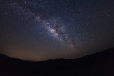 Dağ, Phu Hin Rong Kla Nat üzerinden yıldız Samanyolu