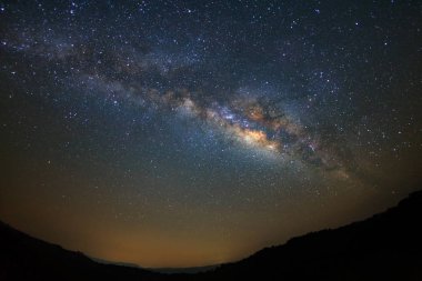 Samanyolu dağ, Phu Hin Rong Kla Milli Parkı, Phitsa üzerinde
