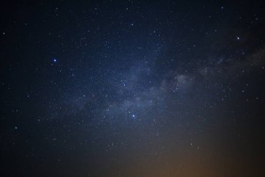 milkyway gökada yıldız ve evrenin uzay tozu ile