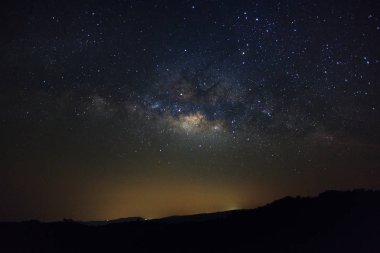 Samanyolu dağ, Phu Hin Rong Kla Milli Parkı, Phitsa üzerinde