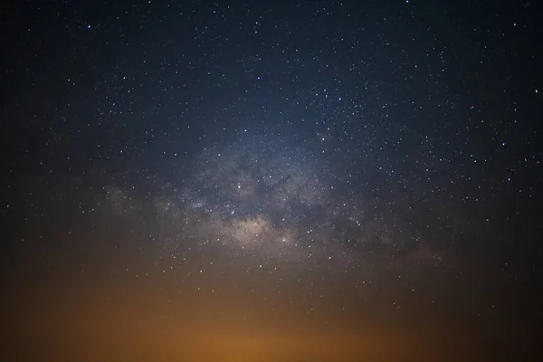 星や宇宙に宇宙の塵と天の川銀河 — ストック写真