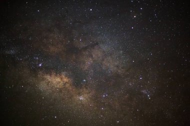 Samanyolu galaksinin yakın çekim. Uzun pozlama fotoğraf. Grai ile