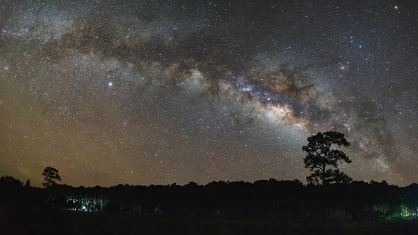 Panorama mlecznej z gwiazd i pyłu kosmicznego w Uniwersy — Zdjęcie stockowe