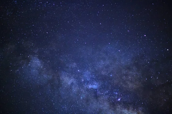 Via Láctea galáxia com estrelas e poeira espacial no universo, Long — Fotografia de Stock