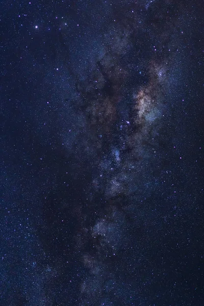 Sterrenhemel nachtelijke hemel, de Melkweg met sterren en stof van de ruimte in — Stockfoto