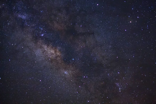 Via Láctea galáxia com estrelas e poeira espacial no universo — Fotografia de Stock