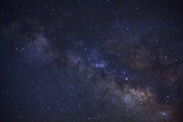 Via Láctea galáxia com estrelas e poeira espacial no universo — Fotografia de Stock