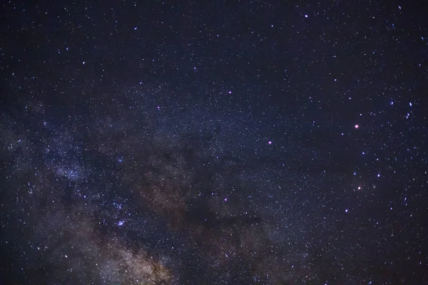 Via Láctea galáxia com estrelas e poeira espacial no universo Imagem De Stock