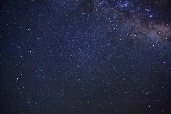 Galaxia Vía Láctea con estrellas y polvo espacial en el universo Fotos De Stock Sin Royalties Gratis