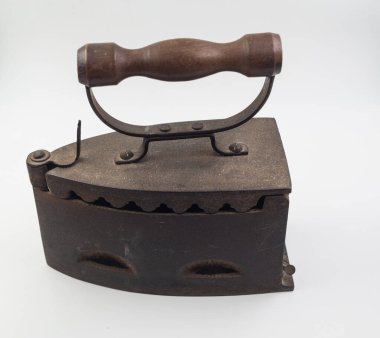 Kömür Ütü Ütüleme Ütüsü, beyaz arkaplanda izole