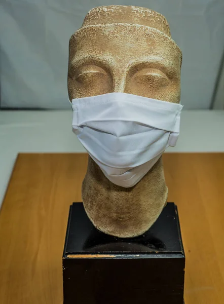 Busto Com Máscara Coronavírus Busto Grego Antigo Waring Uma Máscara Imagem De Stock