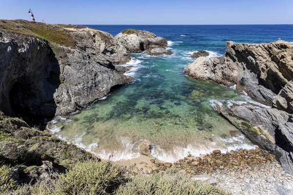 Playa Piedras Laminadas Aguas Cristalinas Protegidas Por Acantilados Costa Alentejana — Foto de Stock