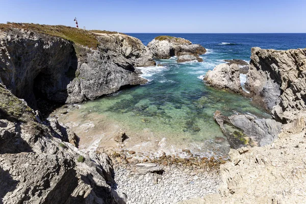 Playa Piedras Laminadas Aguas Cristalinas Protegidas Por Acantilados Costa Alentejana — Foto de Stock