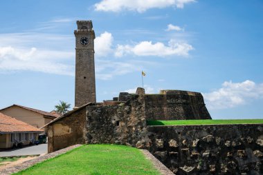 Galle 'deki Memorial Saat Kulesi Sri Lanka' nın güneyindeki en büyük şehir. Şehrin en popüler eğlencesi Galle Kalesi.
