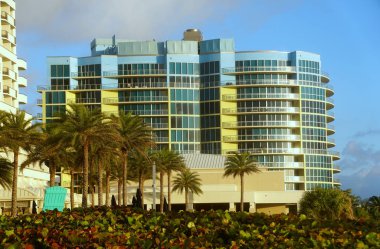 Fort Lauderdale, Florida, ABD - 3 Ocak 2020 Coconut Grove Konutları Sabahın erken saatlerinde