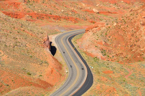 The aerial view of a curvy road near Arches National Park, Moab, Utah, U.S.A — Stock Photo, Image