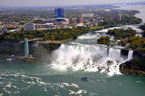 A látványos légi kilátás a csodálatos Niagara vízesés, New York, USA — Stock Fotó