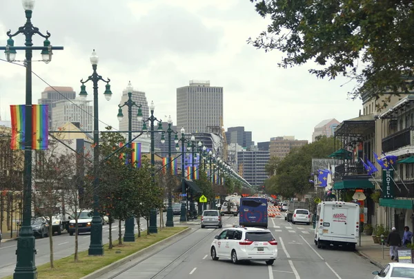 New Orleans, Louisiana, U.S.A - February 4, 2020 - The view of the road and traffic towards downtown on Rampart Street — 图库照片