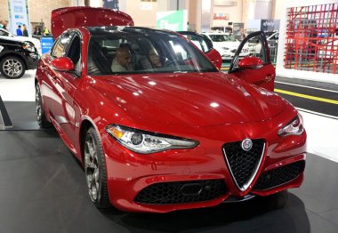Philadelphia, Pennsylvania, ABD - 9 Şubat 2020 Kırmızı 2020 Romeo Giulia Quadrifoglio