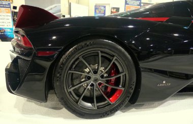 Philadelphia, Pennsylvania, ABD - 9 Şubat 2020 Siyah bir Ssc Tuatara süper arabasının tekeri