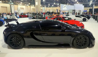 Philadelphia, Pennsylvania, ABD - 9 Şubat 2020 Siyah bir Bugatti Veyron 'un yan görüntüsü