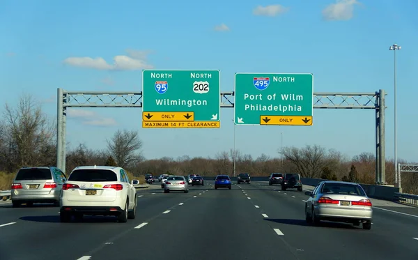 Wilmington, Delaware, U.S.A - 9 лютого 2020 - дорожнє сполучення на Interstate 95, шосе 202 та Interstate 495. — стокове фото