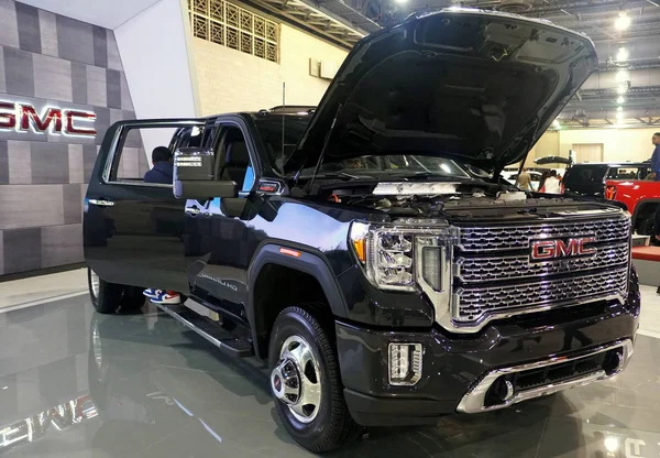 Philadelphia, Pennsylvania, ABD - 9 Şubat 2020 - 2020 Gmc Sierra 3500 Denali 4wd