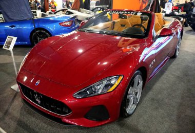 Philadelphia, Pennsylvania, ABD - 10 Şubat 2020 Maserati Grancabrio Spor Üstü açılabilen Parlak Kırmızı Rengi