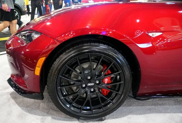 Philadelphia Pennsylvania February 2020 Black Alloy Wheel Red Metallic 2020 — Stock Photo, Image