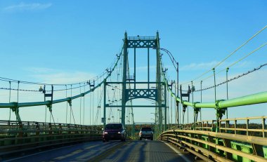 New York, ABD - 24 Ekim 2019 - Wellesley Adası Köprüsü 'ndeki trafik manzarası
