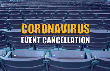 Boş koltukların arkaplanıyla Coronavirus etkinliği iptal