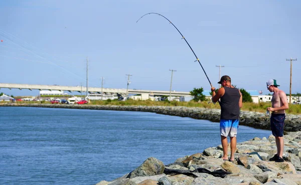 Bethany Beach Delaware Eua Setembro 2019 Homem Pescando Nas Rochas — Fotografia de Stock