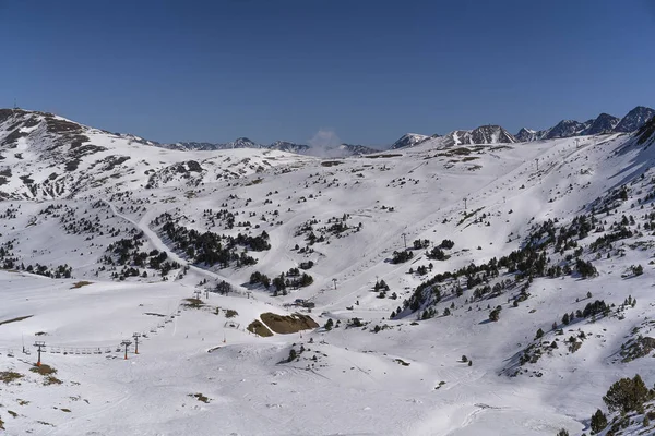 Paisaje de montaña en Grandvalira resort, Andorra —  Fotos de Stock