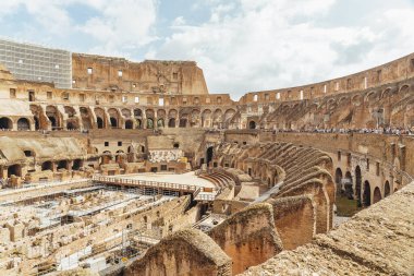 Kolezyum ya da Kolezyum 'un İçi, nam-ı diğer Flavian Amfitiyatrosu (Anfiteatro Flavio, Colosseo), Roma, İtalya