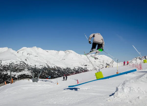 Стрибок Лижах Pas Casa Grandvalira Andorra Зимові Екстремальні Види Спорту — стокове фото