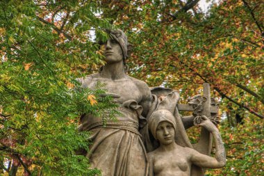 Prag 'daki Vysehrad' da heykeller