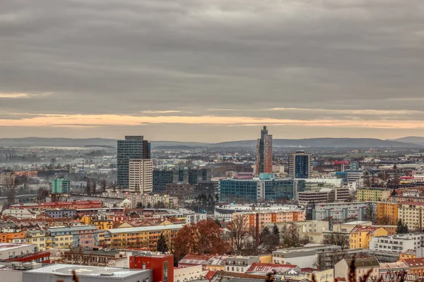 Brno Tjeckien under kalla höstmoln — Stockfoto