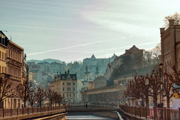 Gamla stan Karlovy Vary vinter morgon promenad — Stockfoto